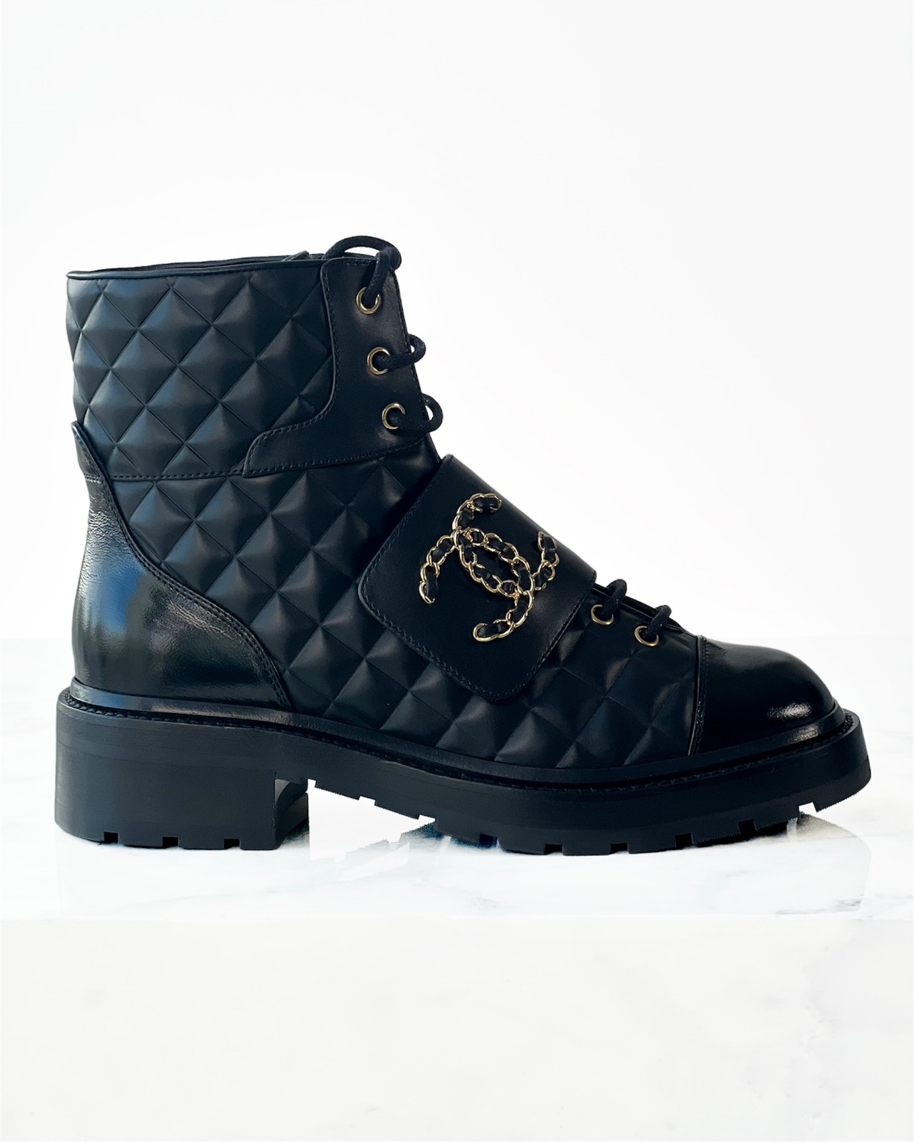 Chanel Black Calfskin Lace-Up Boots – MILNY PARLON