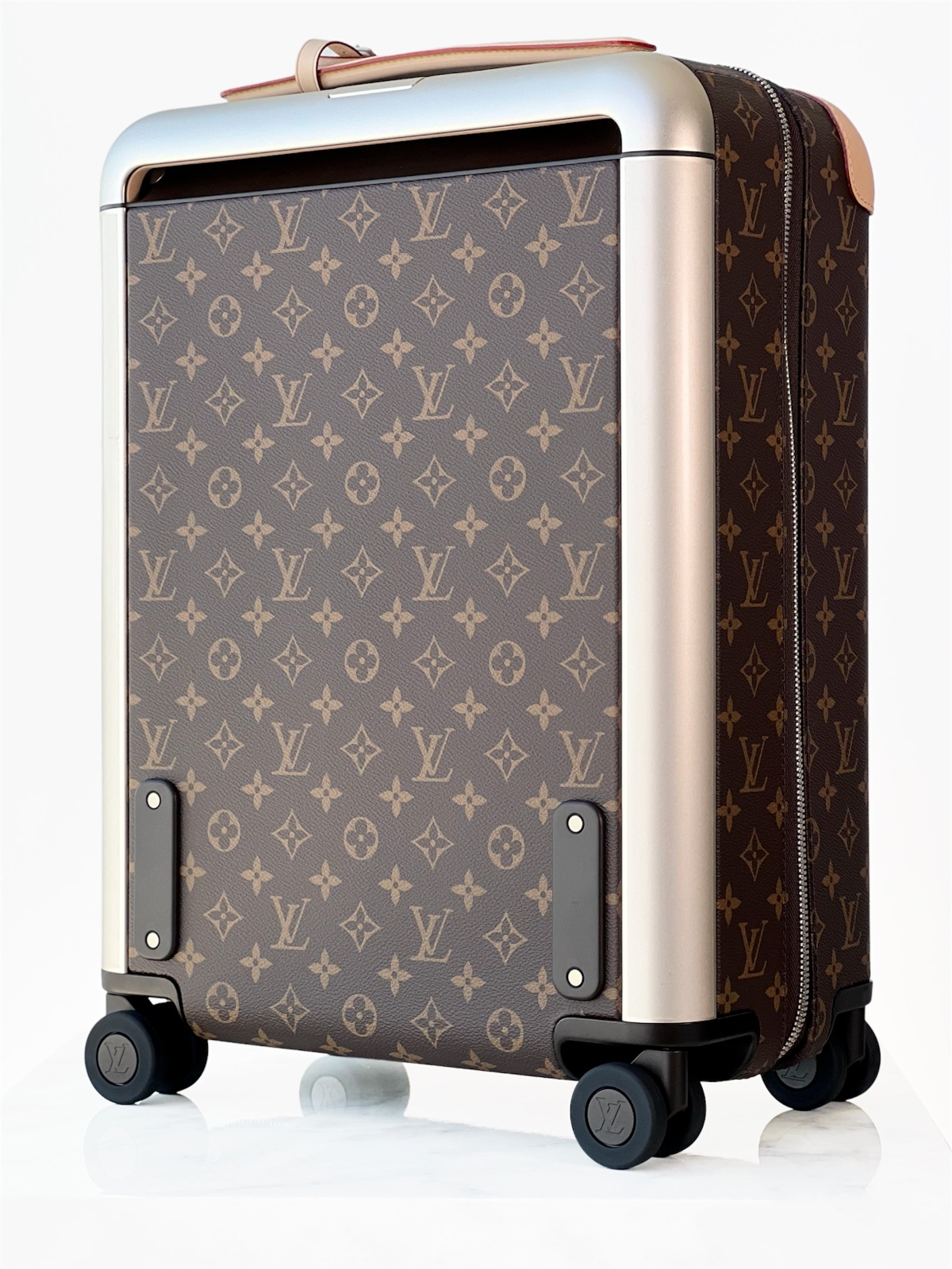 Louis Vuitton Horizon  Louis vuitton suitcase, Louis vuitton luggage, Louis  vuitton monogram handbags